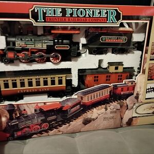 PIONEER Frontier Railroad Train Set - Red, Black, Gold